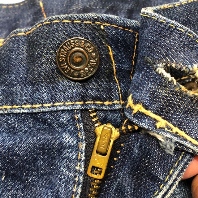 LEVI'S 505 BIG E 「Vステッチ、ウェストシングル、J刻印、耳