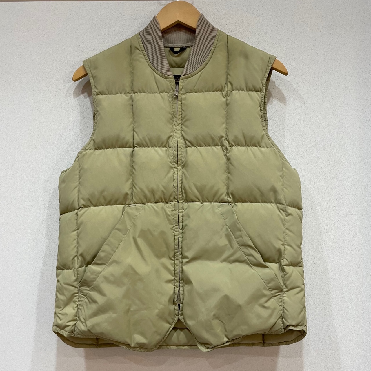 EDDIE BAUER DOWN VEST 「黒タグ、ベージュ」｜SAFARI サファリ