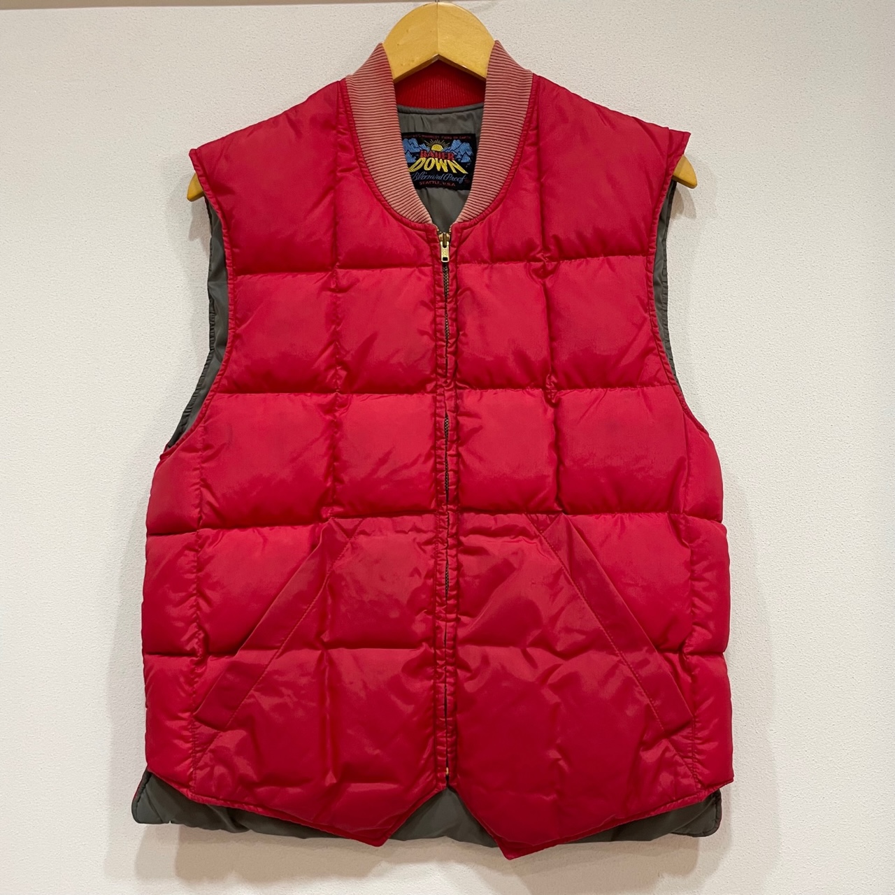 EDDIE BAUER DOWN VEST 60S 「日の出タグ、レッド」｜SAFARI サファリ ...